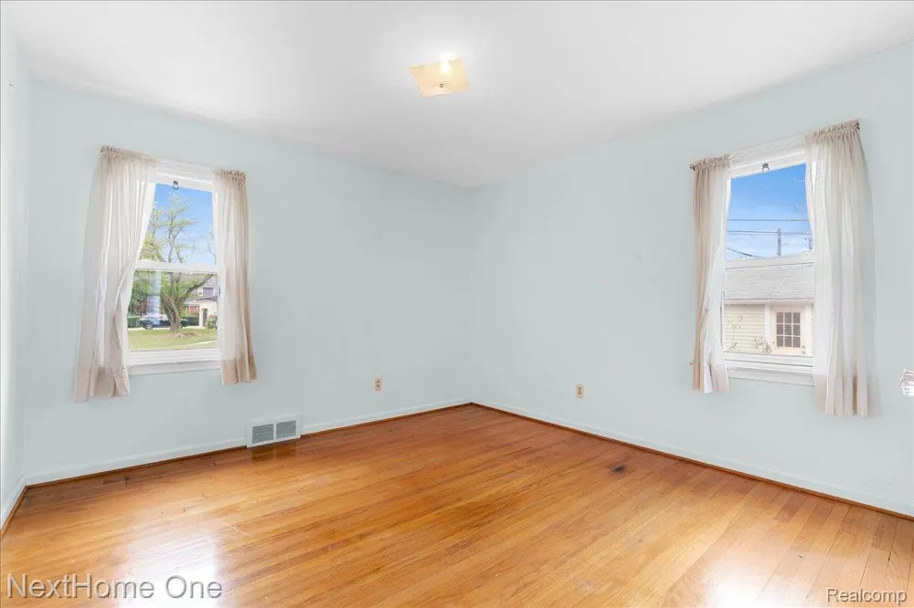 4296 Phillips Avenue Berkley City, MI 48072