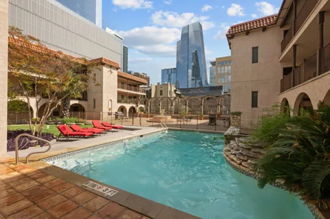 505 W 7th Street #113