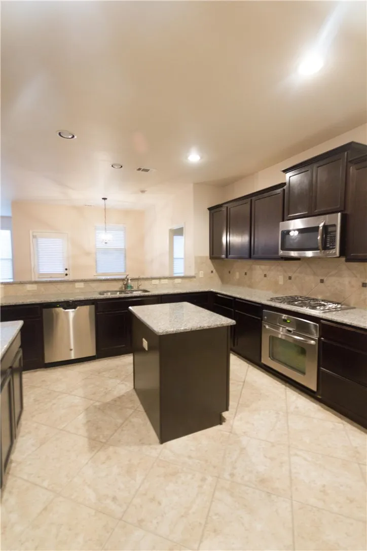 405 Riverstone Way McKinney, TX 75072