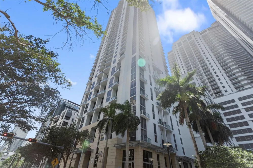 1060 Brickell Ave #2601 Miami, FL 33131