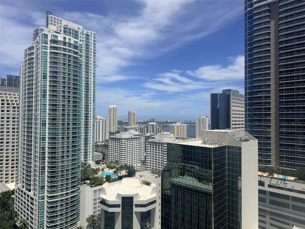 1060 Brickell Ave #2601 Miami, FL 33131