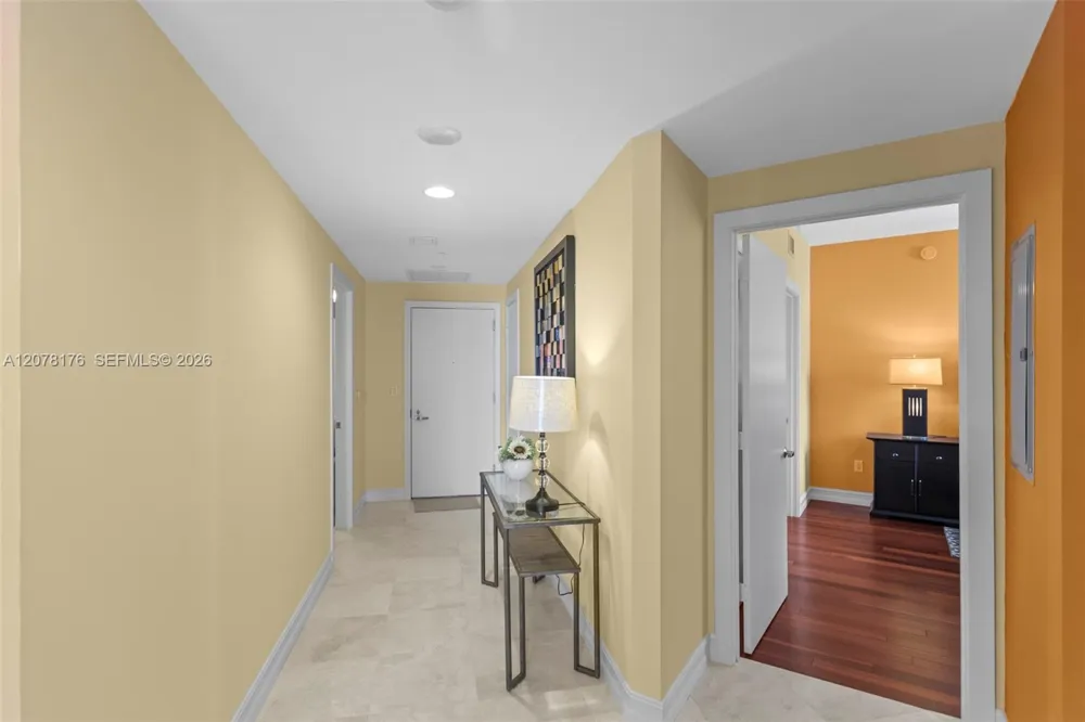 1060 Brickell Ave #2601 Miami, FL 33131