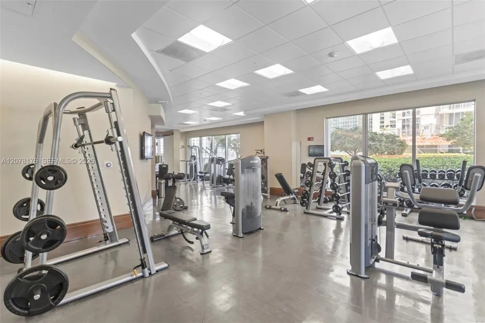 1060 Brickell Ave #2601 Miami, FL 33131