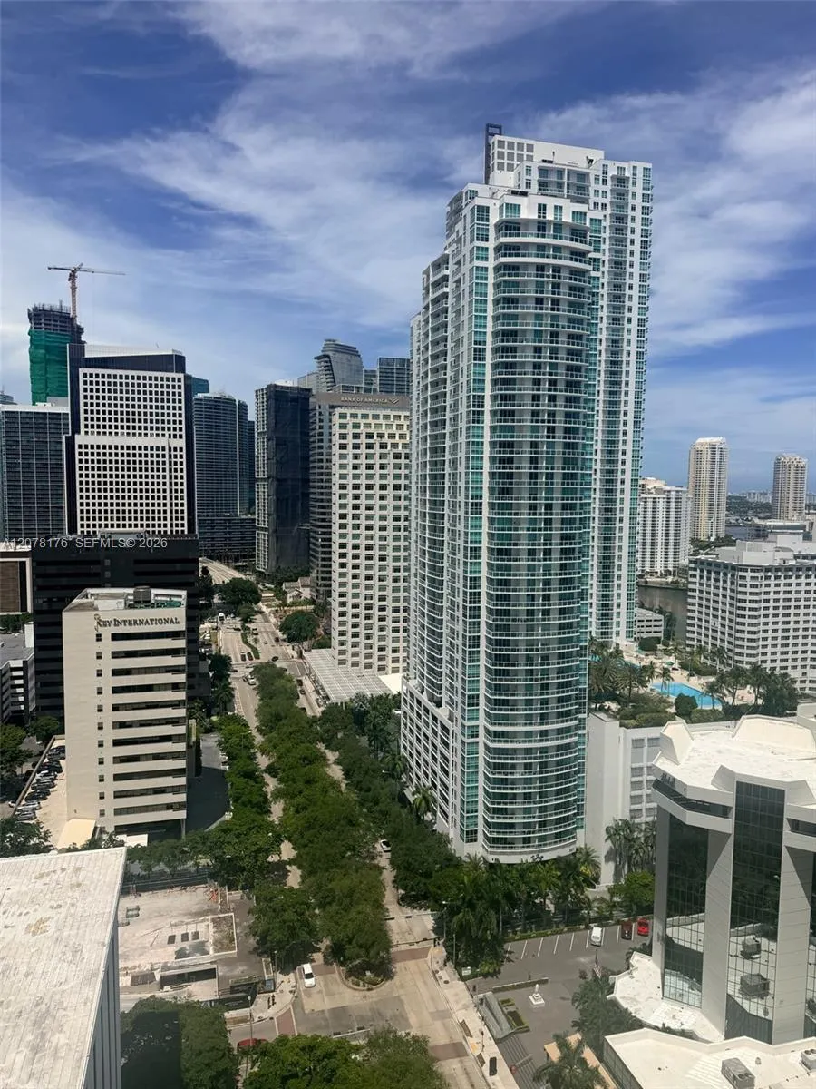 1060 Brickell Ave #2601 Miami, FL 33131