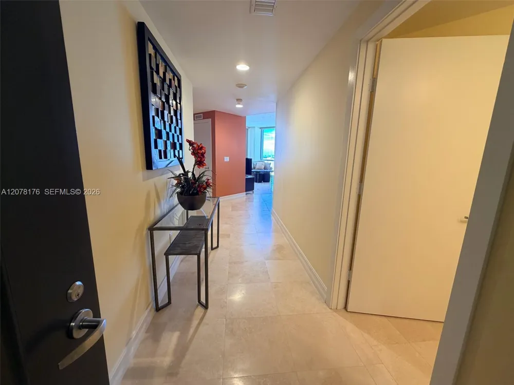 1060 Brickell Ave #2601 Miami, FL 33131