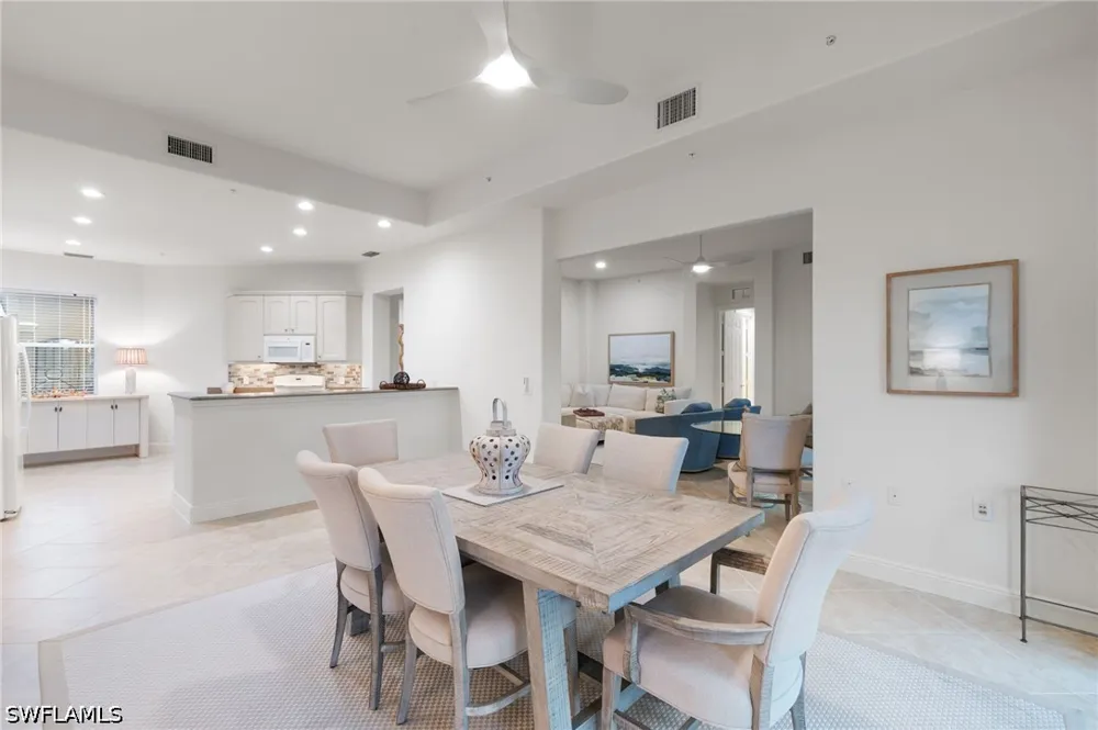 Aviamar Circle #8-102 Naples, FL 34114