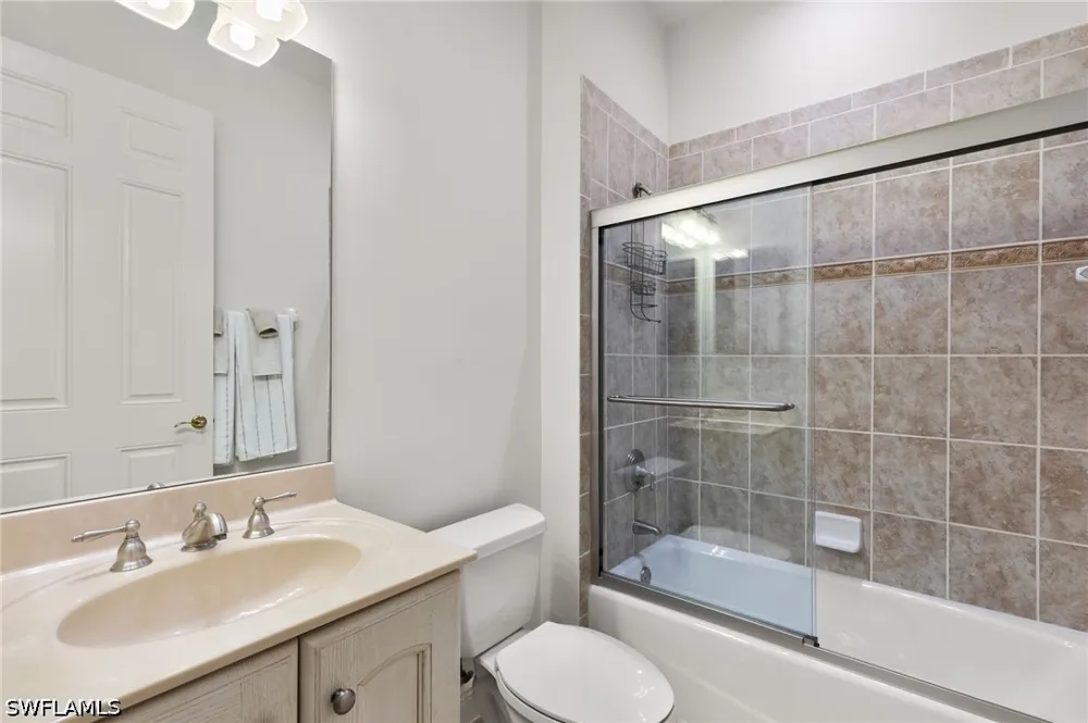 Aviamar Circle #8-102 Naples, FL 34114