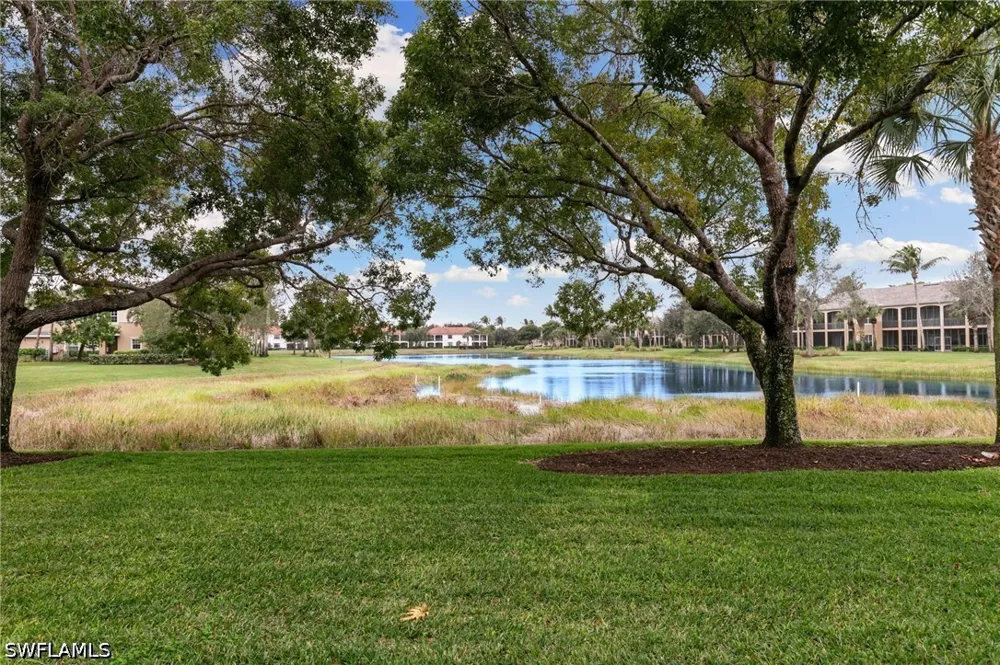 Aviamar Circle #8-102 Naples, FL 34114
