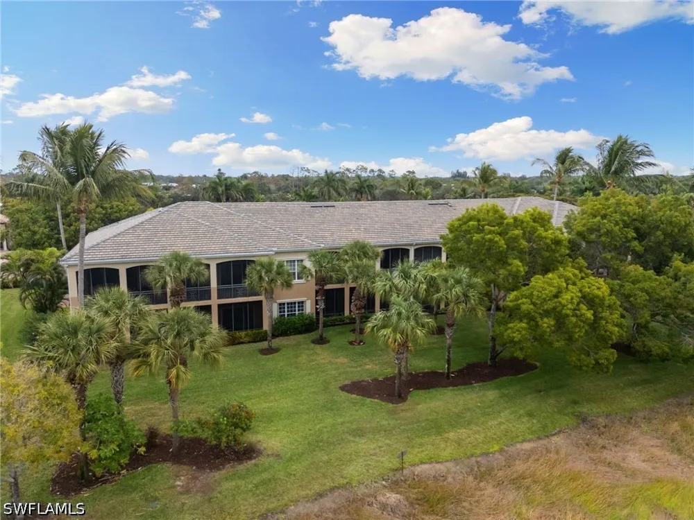Aviamar Circle #8-102 Naples, FL 34114