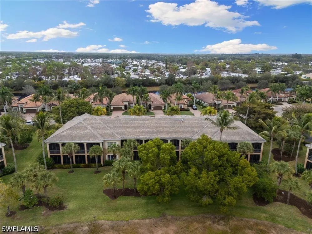 Aviamar Circle #8-102 Naples, FL 34114