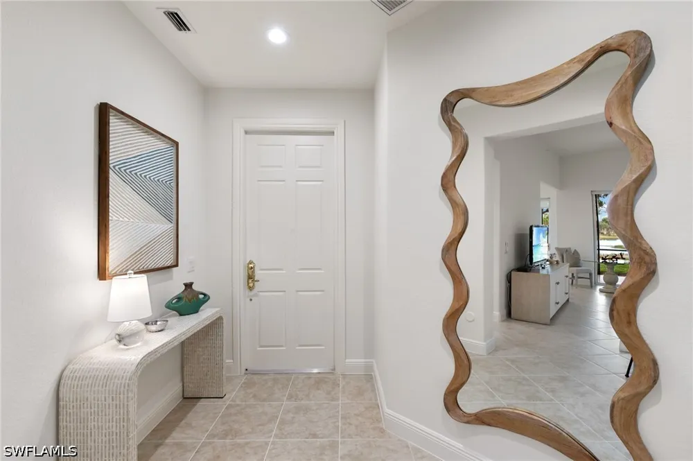 Aviamar Circle #8-102 Naples, FL 34114