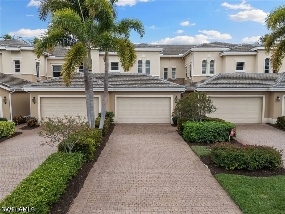 Aviamar Circle #8-102 Naples, FL 34114