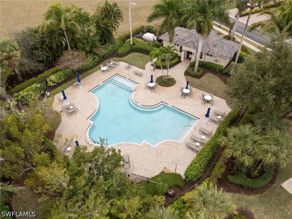 Aviamar Circle #8-102 Naples, FL 34114
