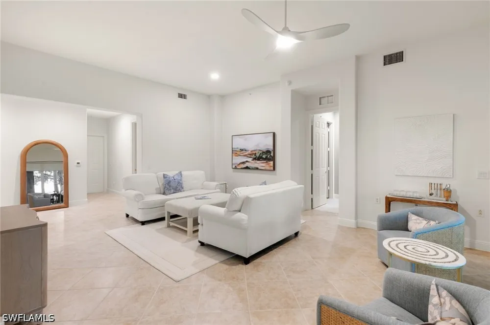 Aviamar Circle #8-102 Naples, FL 34114