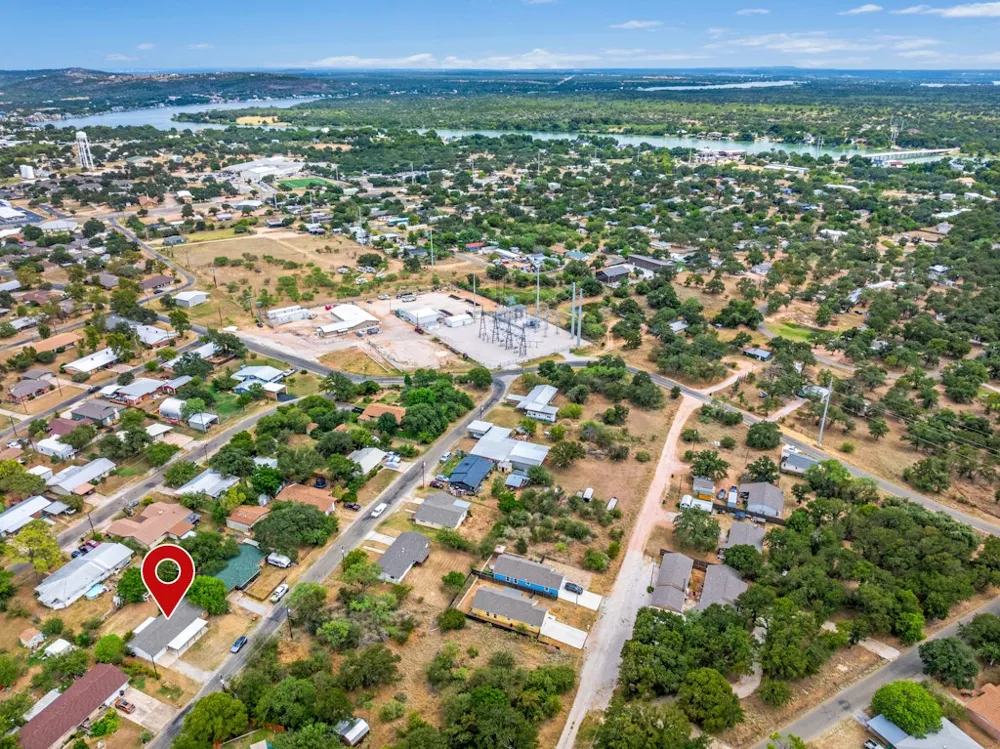 1902 Twin Oaks Street Kingsland, TX 78639