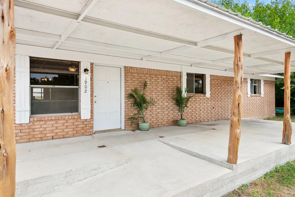 1902 Twin Oaks Street Kingsland, TX 78639