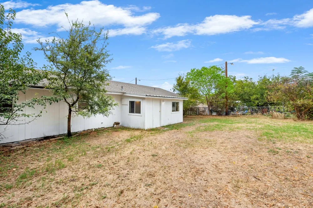 1902 Twin Oaks Street Kingsland, TX 78639