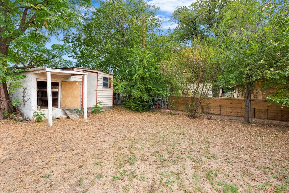 1902 Twin Oaks Street Kingsland, TX 78639