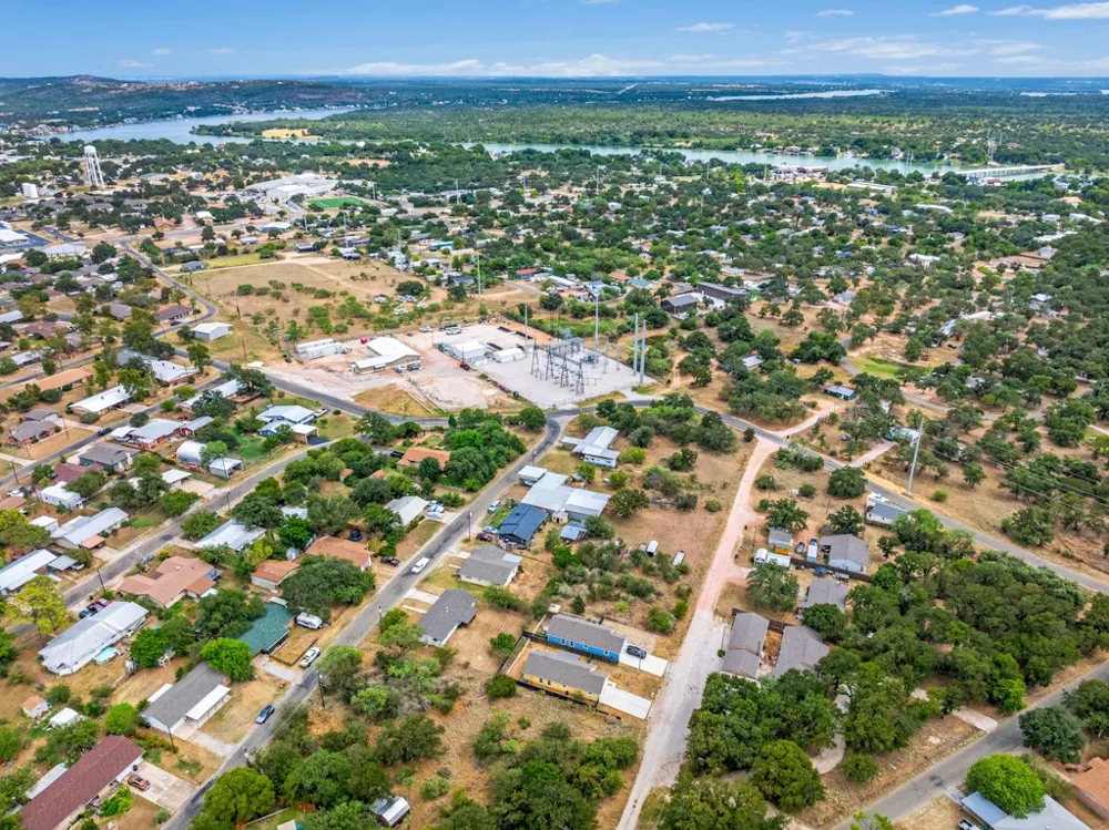 1902 Twin Oaks Street Kingsland, TX 78639