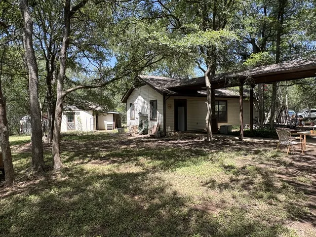 1112 Live Oak Loop Buda, TX 78610