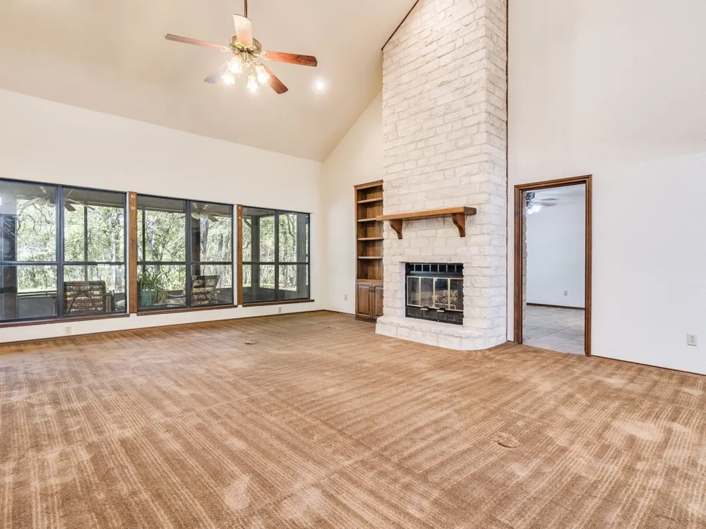 1112 Live Oak Loop Buda, TX 78610