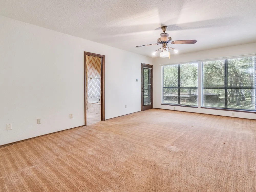 1112 Live Oak Loop Buda, TX 78610