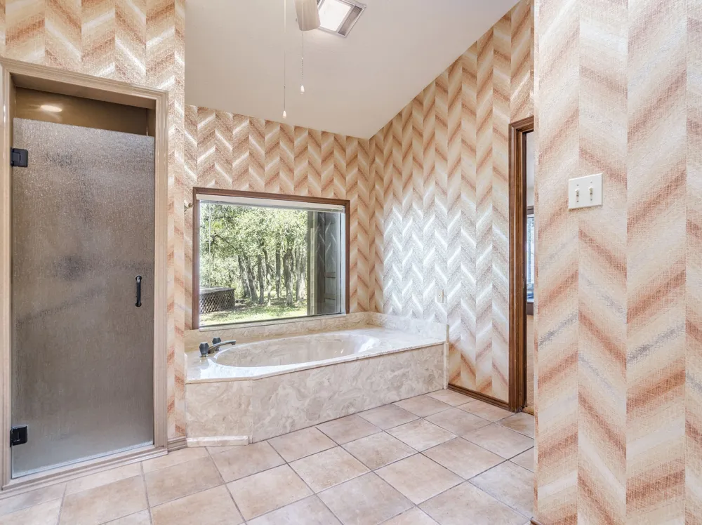 1112 Live Oak Loop Buda, TX 78610