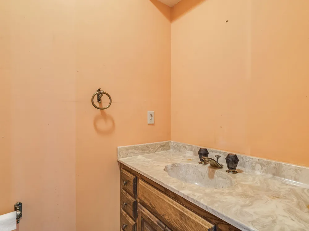 1112 Live Oak Loop Buda, TX 78610