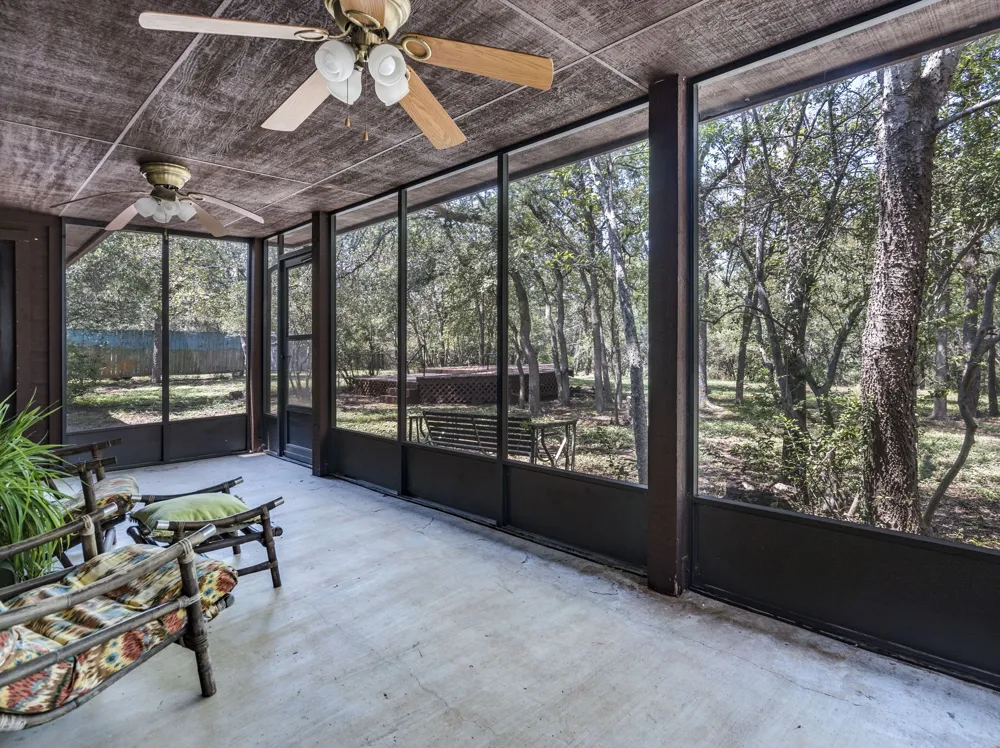 1112 Live Oak Loop Buda, TX 78610