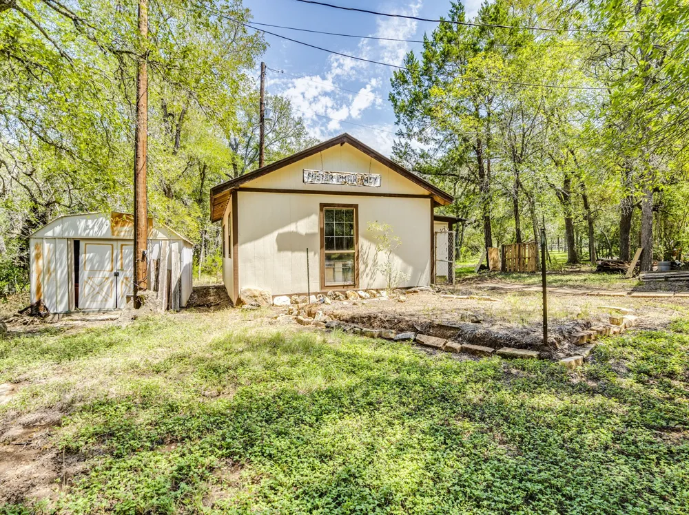 1112 Live Oak Loop Buda, TX 78610