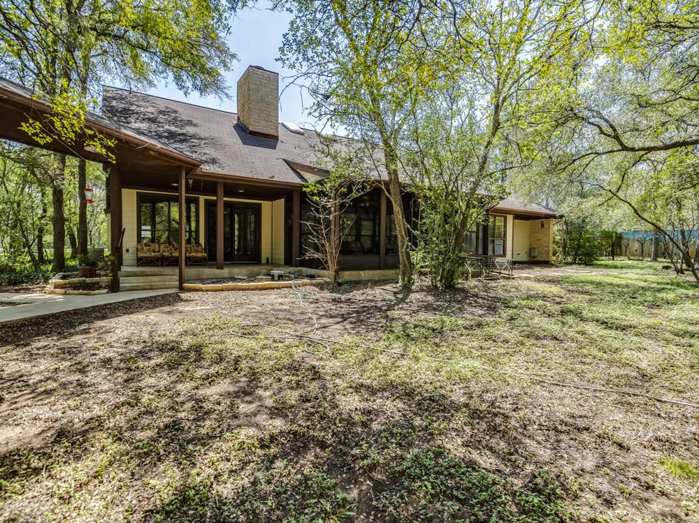 1112 Live Oak Loop Buda, TX 78610