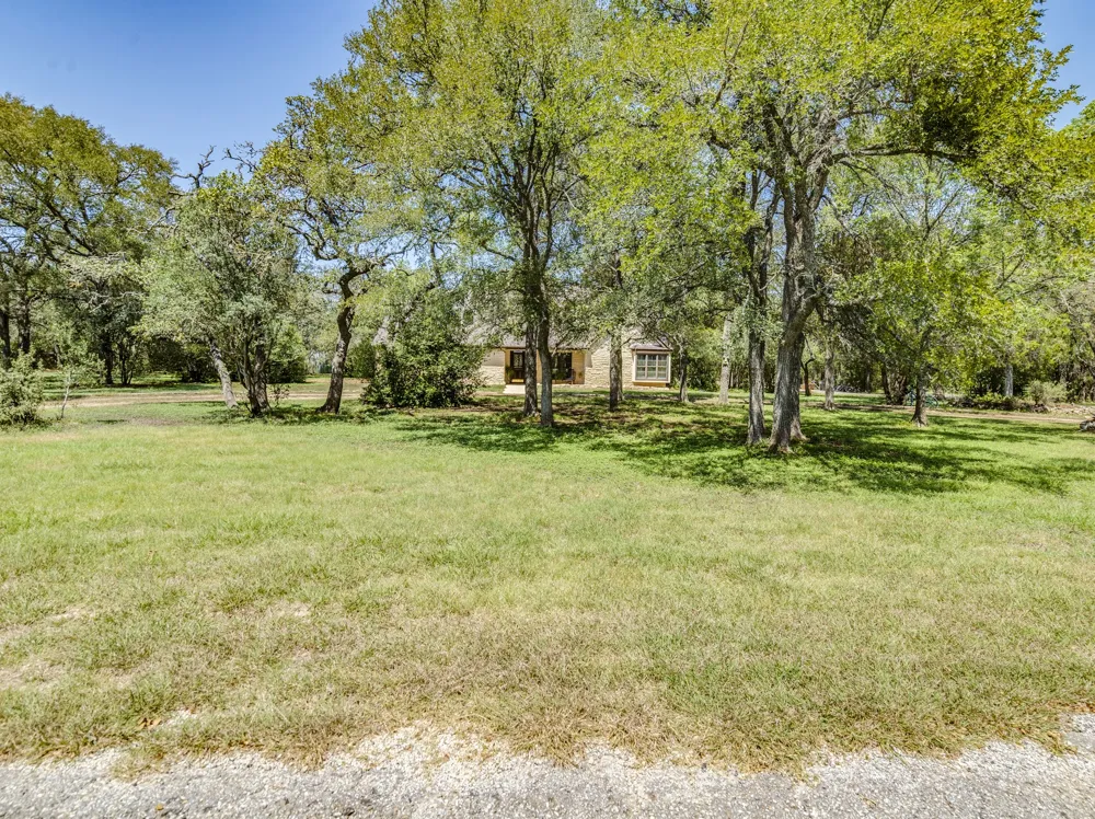 1112 Live Oak Loop Buda, TX 78610