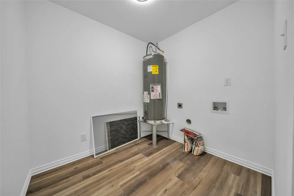 2009 Clark Trail Grand Prairie, TX 75052