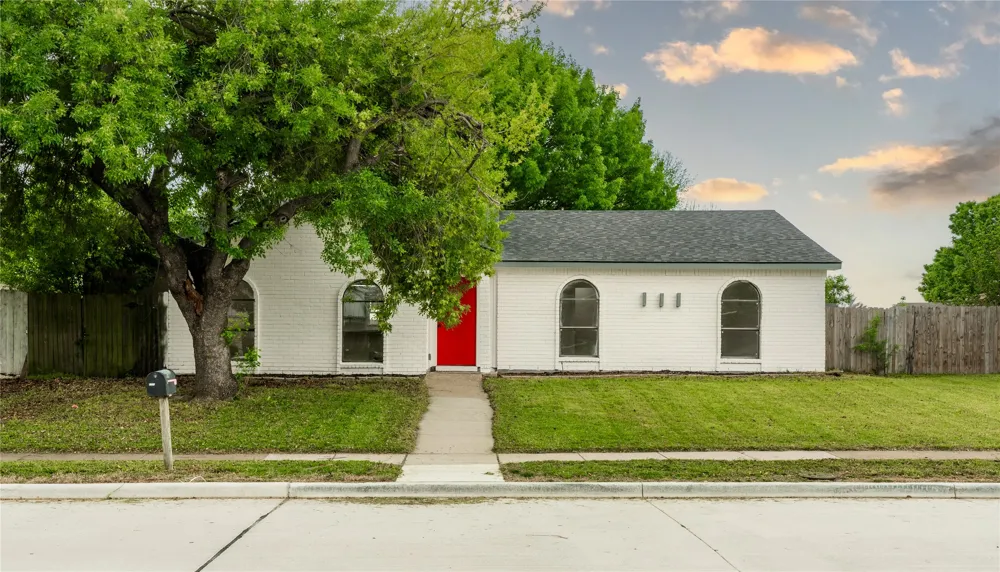 2009 Clark Trail Grand Prairie, TX 75052