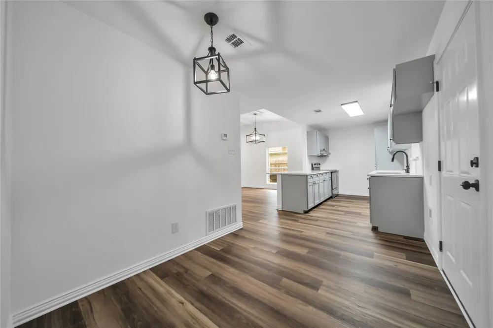 2009 Clark Trail Grand Prairie, TX 75052