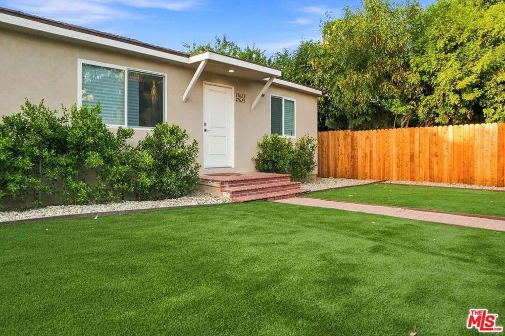 17623 Burbank Boulevard Encino, CA 91316