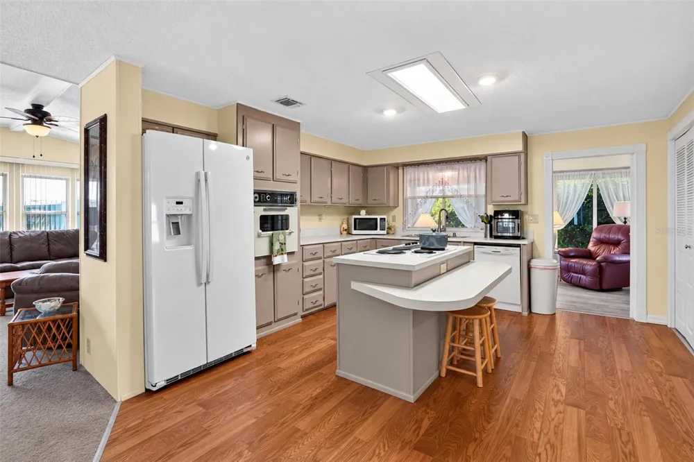 8534 IMPERIAL CIRCLE Palmetto, FL 34221