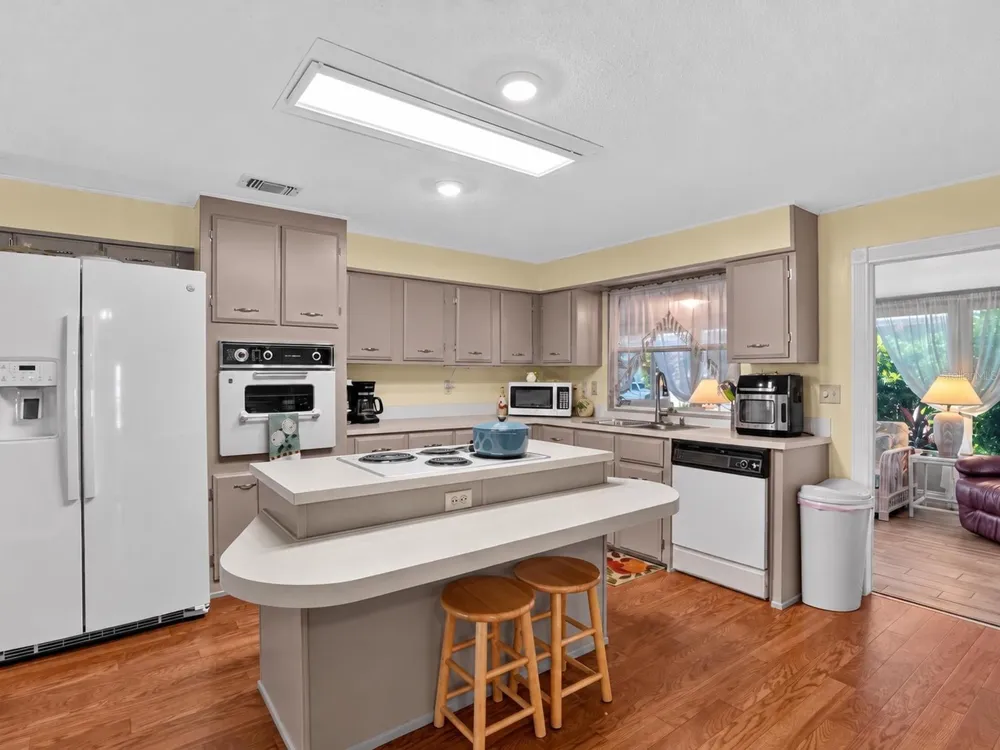 8534 IMPERIAL CIRCLE Palmetto, FL 34221
