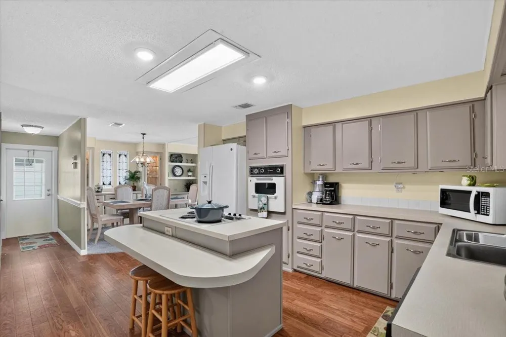 8534 IMPERIAL CIRCLE Palmetto, FL 34221