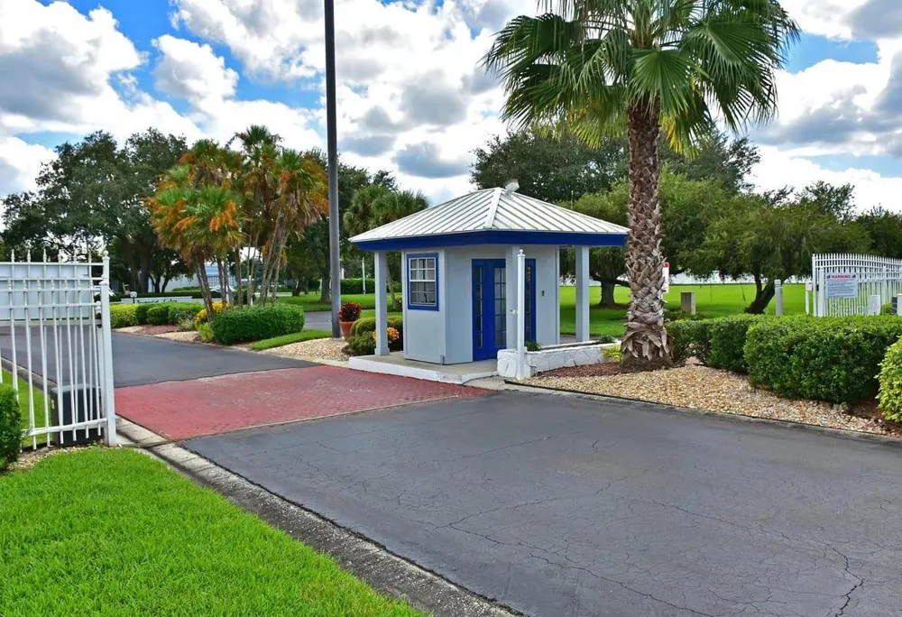8534 IMPERIAL CIRCLE Palmetto, FL 34221