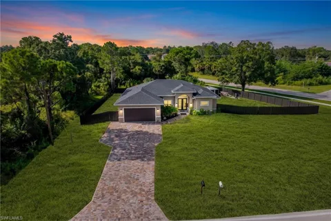 810 Sentinela Boulevard