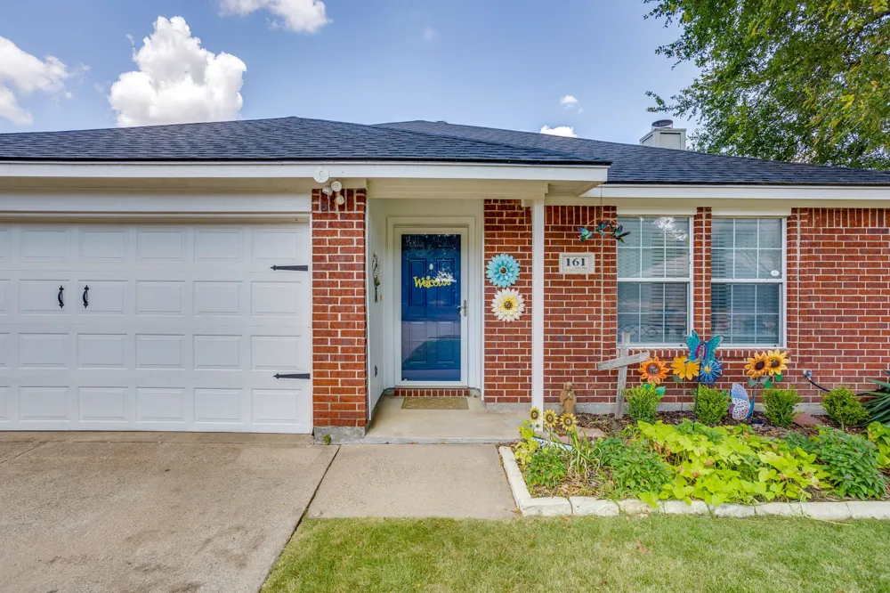 161 Adams Drive Crowley, TX 76036