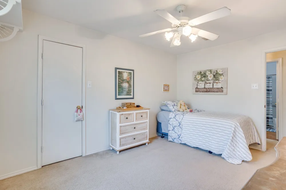 161 Adams Drive Crowley, TX 76036