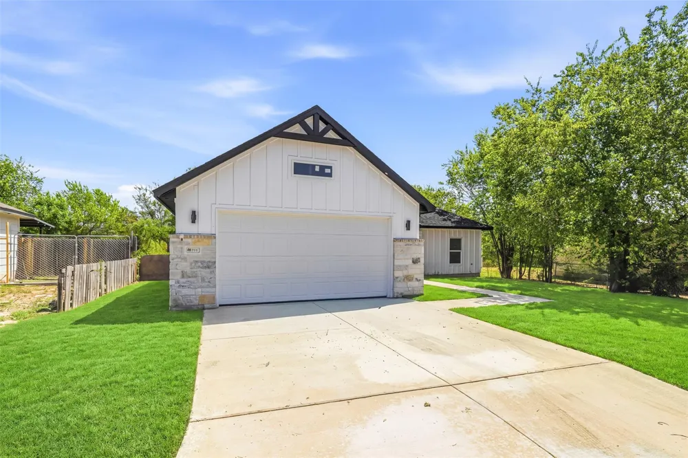 706 S Brownleaf Street San Antonio, TX 78227