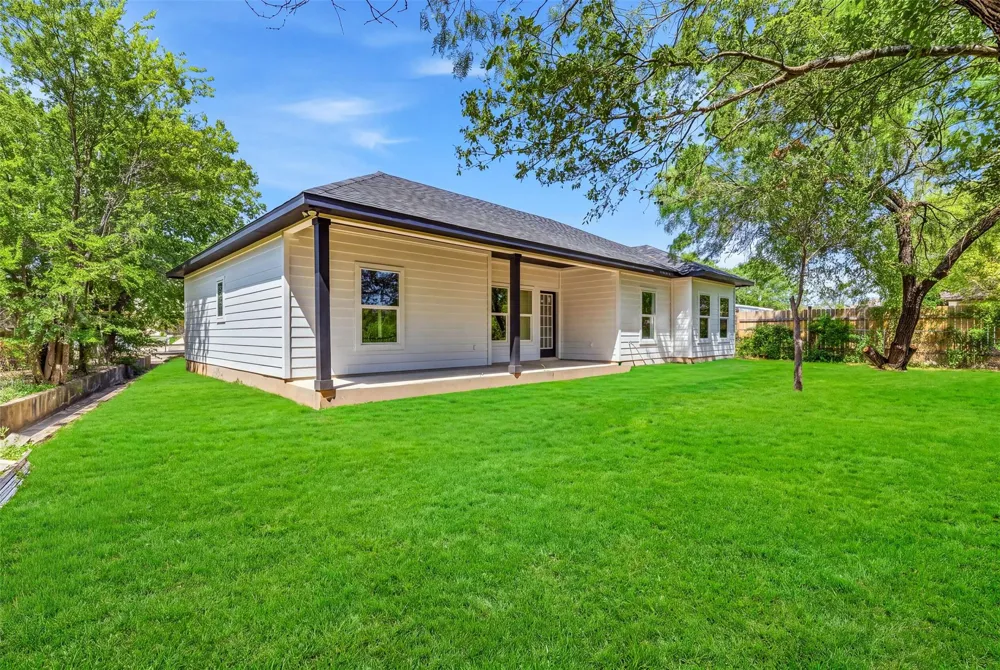 706 S Brownleaf Street San Antonio, TX 78227