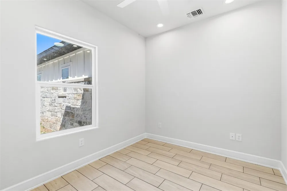706 S Brownleaf Street San Antonio, TX 78227