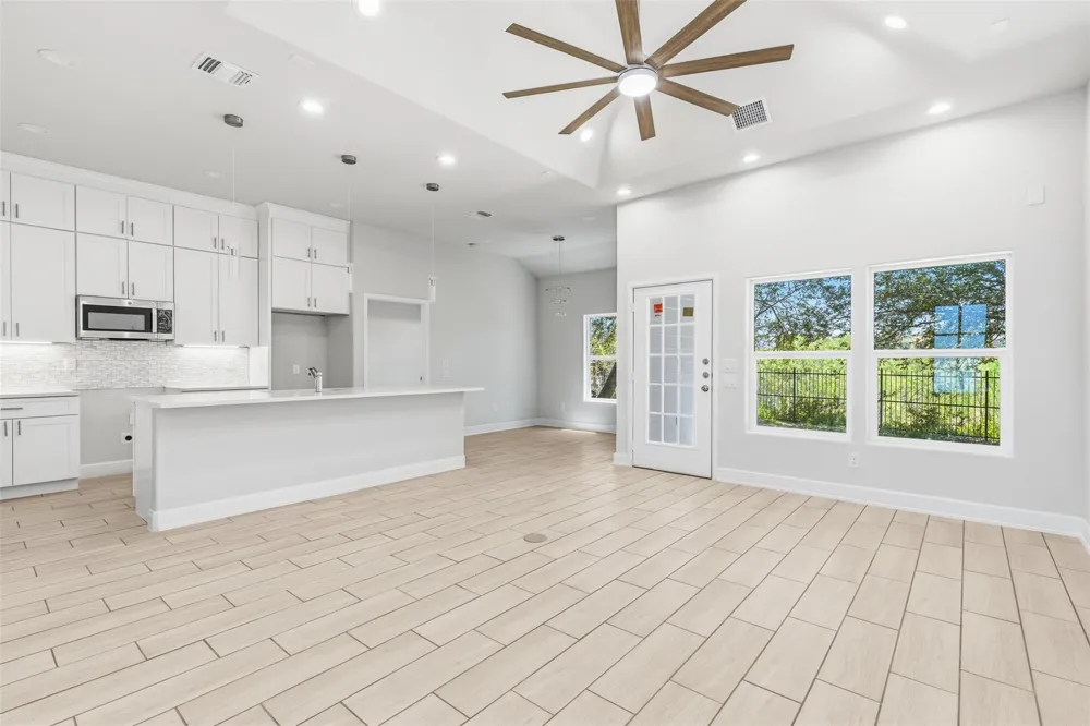 706 S Brownleaf Street San Antonio, TX 78227