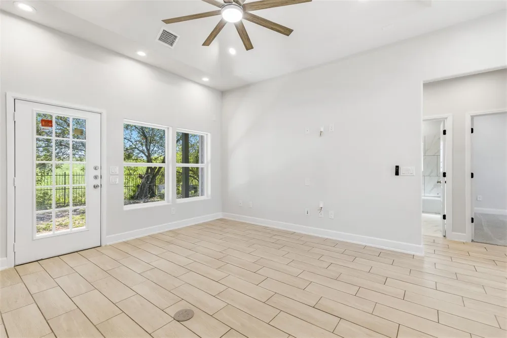 706 S Brownleaf Street San Antonio, TX 78227