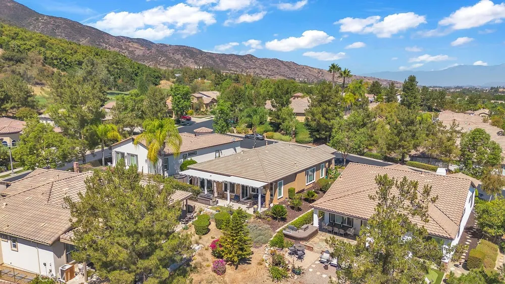 9251 Hughes Corona, CA 92883