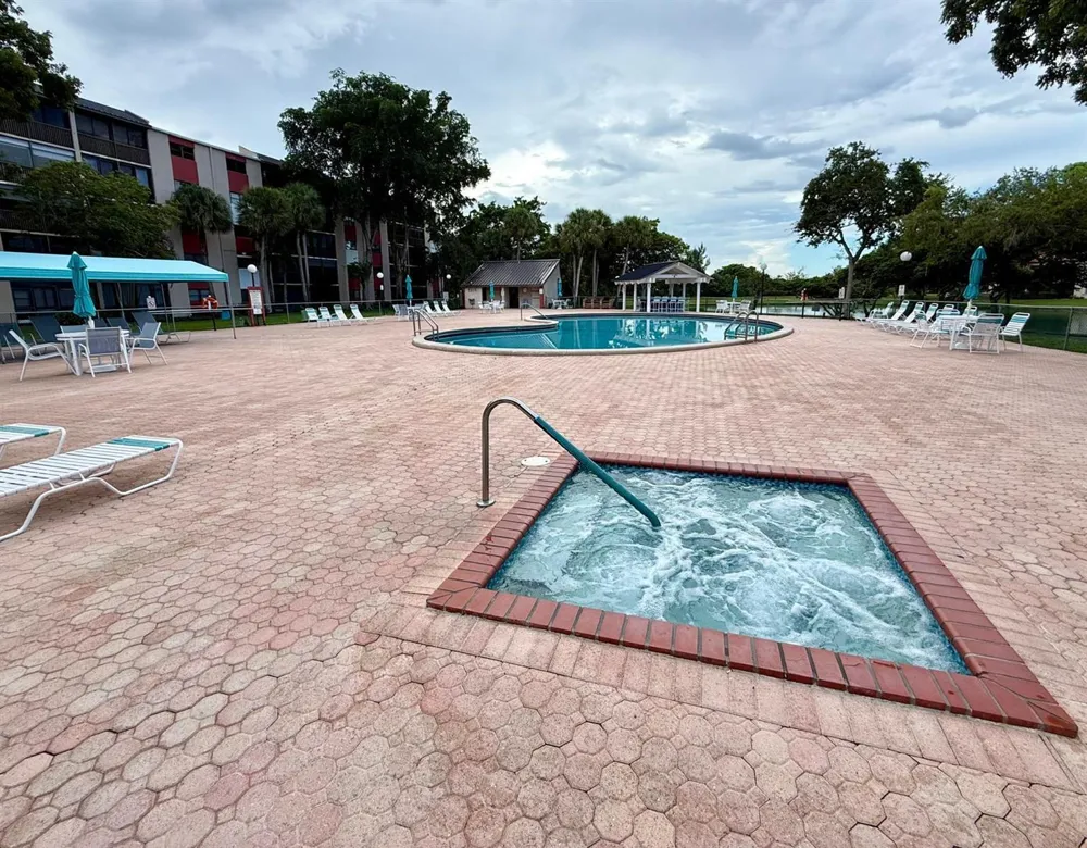2212 S CYPRESS BEND DRIVE #303 Pompano Beach, FL 33069